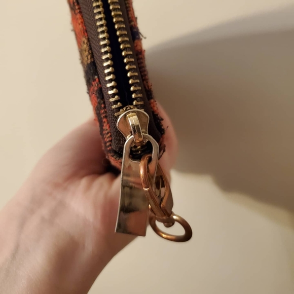 Cute vintage zipper clutch/wallet. Minor imperfections see pics - Picture 7 of 9